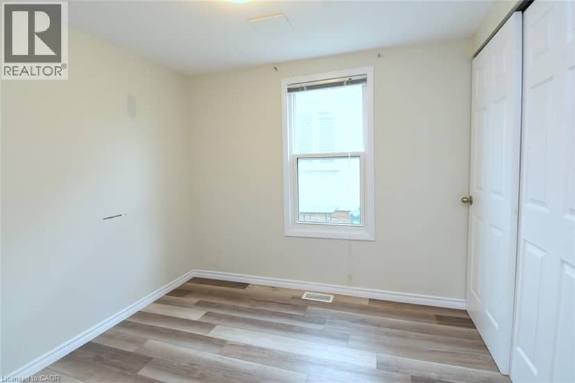 58 WELLINGTON Street — photo 16 of 37
