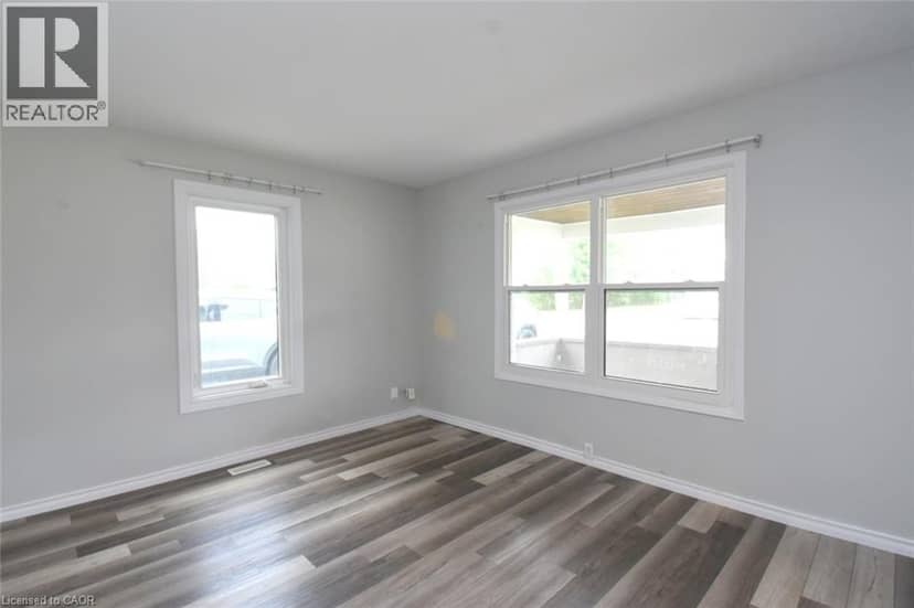 58 WELLINGTON Street — photo 6 of 37