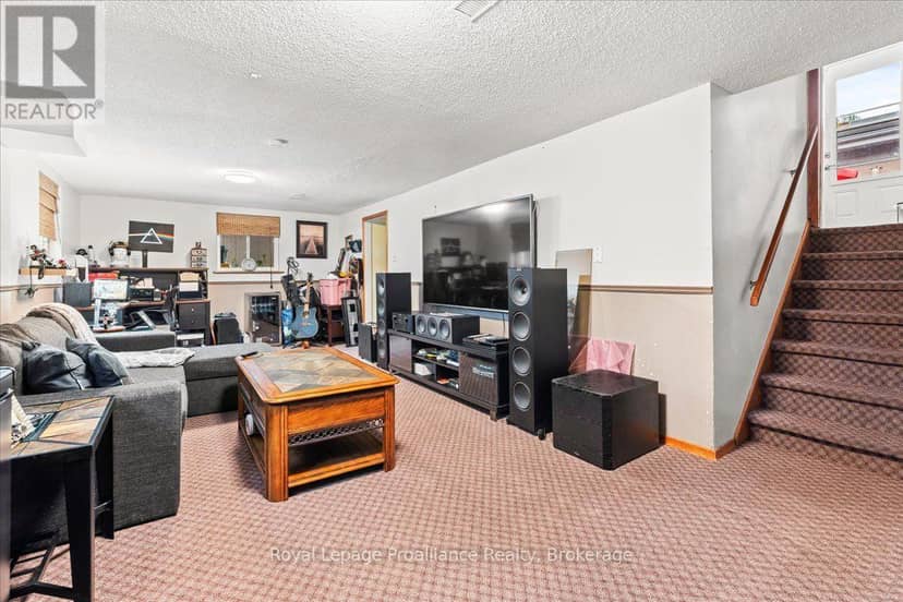 23 Alfred Drive — photo 18 of 32