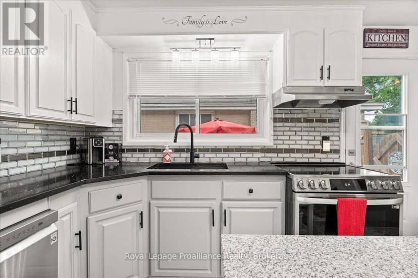 23 Alfred Drive — photo 5 of 32