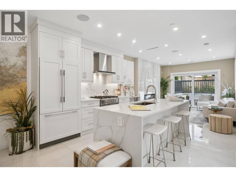 2523 W 8TH AVENUE, Vancouver