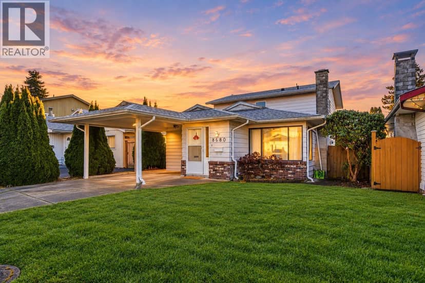 8680 CITADEL CRESCENT, Richmond