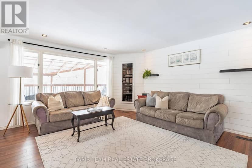 1520 Rosemount Road — photo 12 of 40