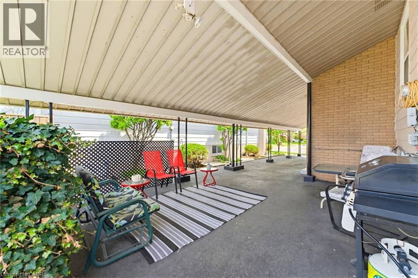 26 RIVERCREST Road — photo 33 of 40