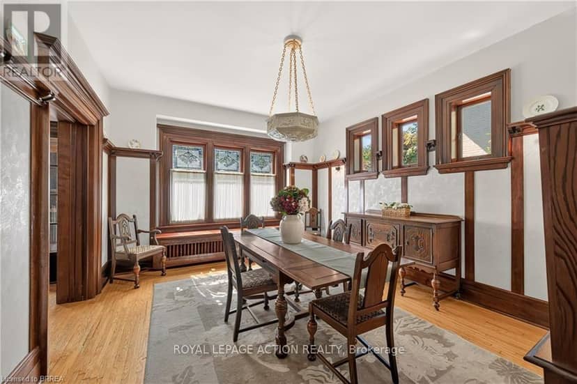 29 Lorne Crescent — photo 12 of 40