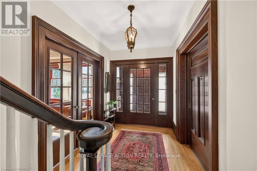 29 Lorne Crescent — photo 3 of 40