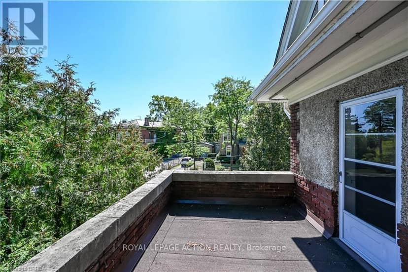 29 Lorne Crescent — photo 32 of 40