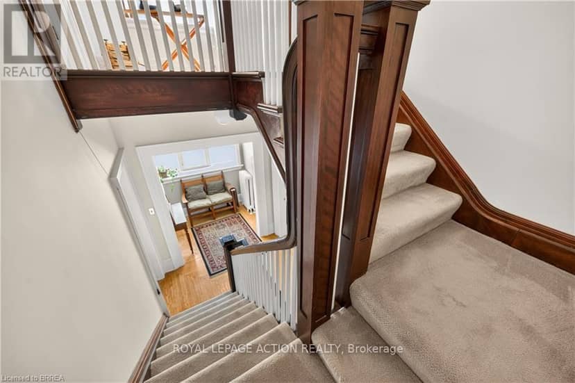 29 Lorne Crescent — photo 33 of 40
