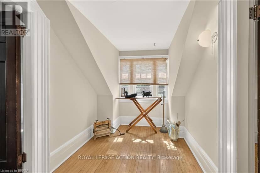 29 Lorne Crescent — photo 39 of 40