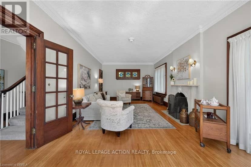 29 Lorne Crescent — photo 7 of 40
