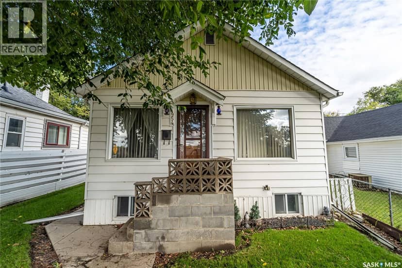 954 Hochelaga STREET W, Moose Jaw