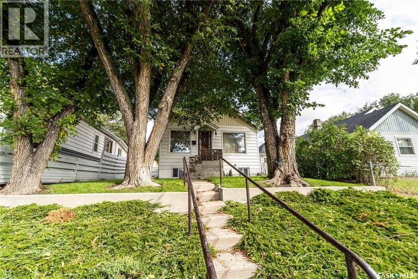 954 Hochelaga STREET W, Moose Jaw, photo 2