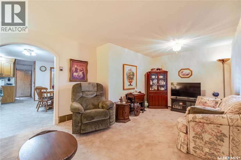 954 Hochelaga STREET W, Moose Jaw, photo 4