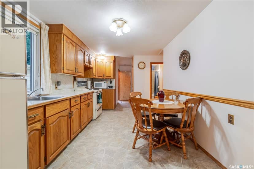 954 Hochelaga STREET W, Moose Jaw, photo 8