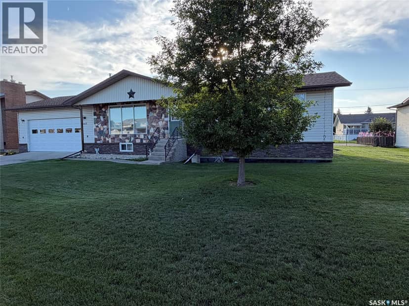 615 Main STREET, Hudson Bay, photo 3