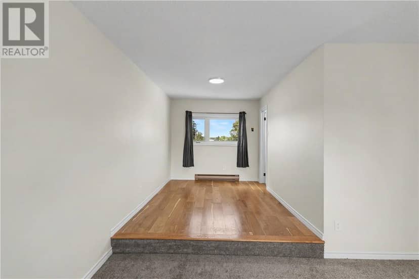 1286 Lauzon Avenue — photo 33 of 40