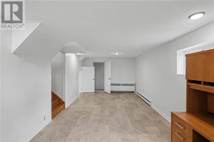1286 Lauzon Avenue — photo 38 of 40
