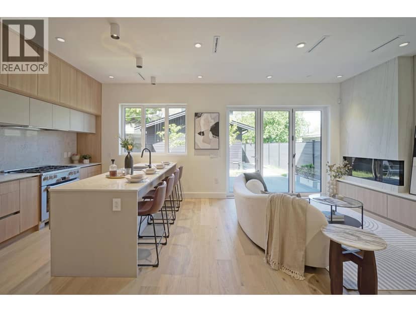2 3315 W 10TH STREET, Vancouver, photo 8