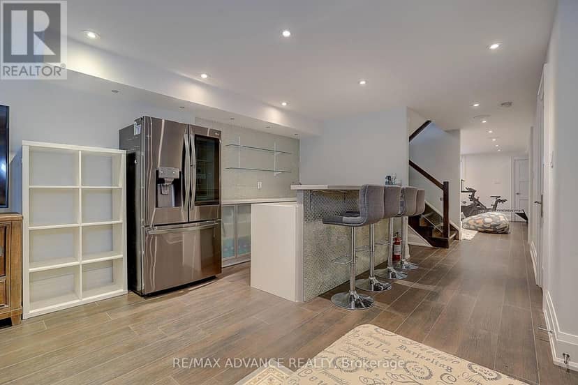 218 Cameron Avenue — photo 34 of 40