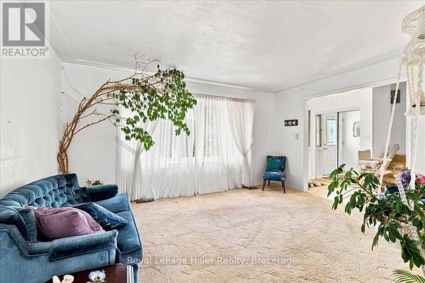 66 Elgin Crescent — photo 6 of 39