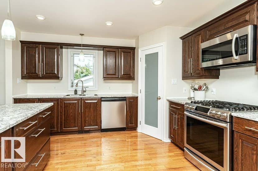 5924 11 AV NW — photo 14 of 40