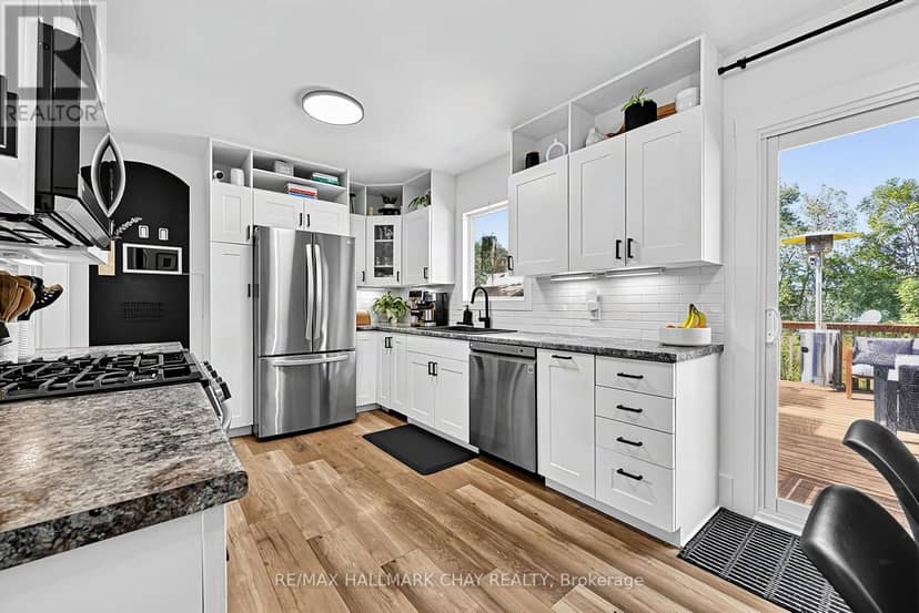 32 Caroline Street — photo 12 of 40