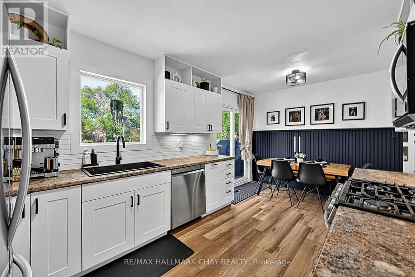 32 Caroline Street — photo 14 of 40