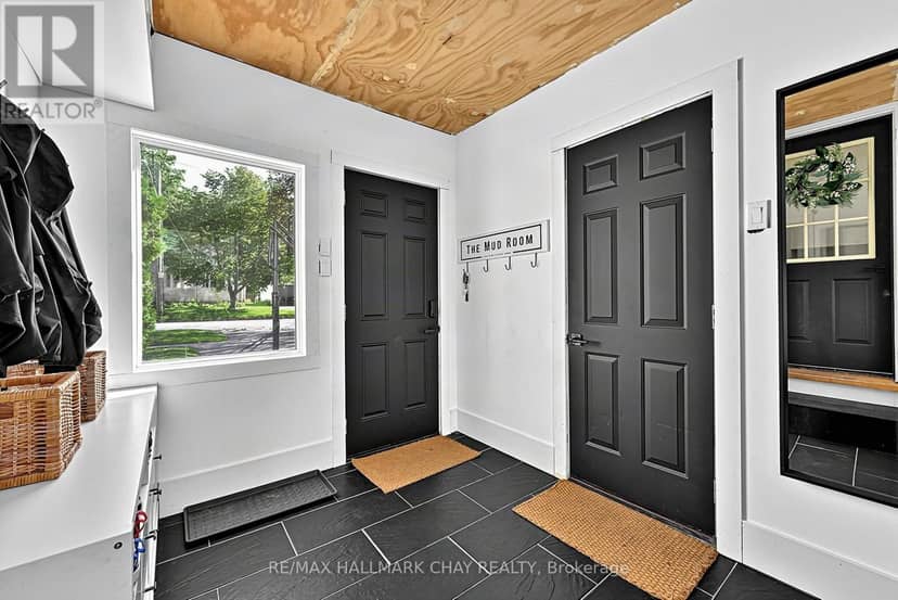 32 Caroline Street — photo 26 of 40