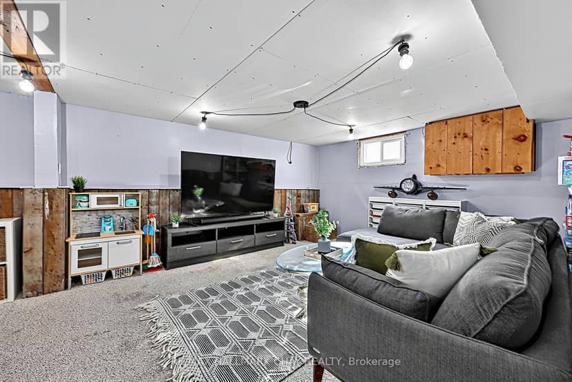 32 Caroline Street — photo 34 of 40