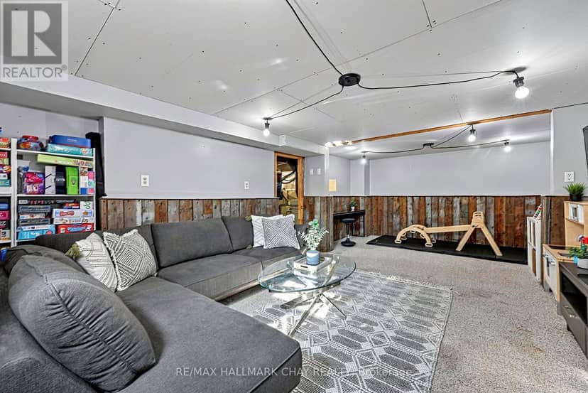32 Caroline Street — photo 35 of 40