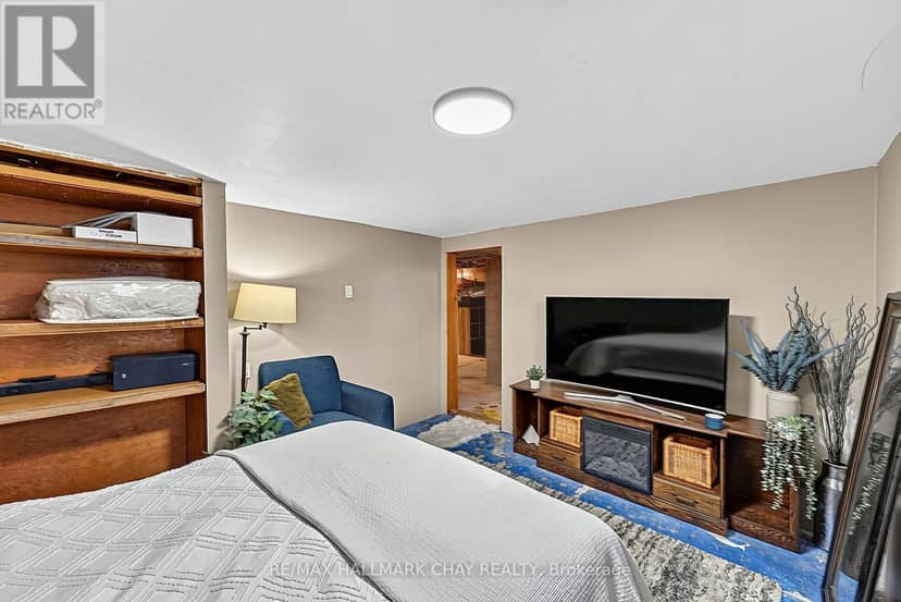 32 Caroline Street — photo 38 of 40