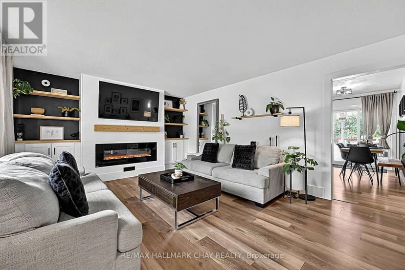 32 Caroline Street — photo 9 of 40