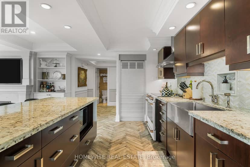1407 - 2045 Lake Shore Boulevard W — photo 12 of 33