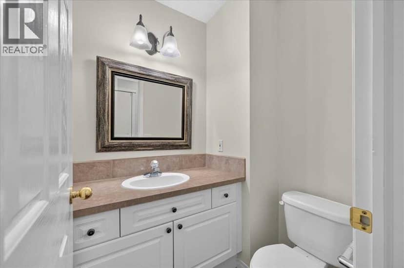 21 Strathearn Gardens SW — photo 12 of 28