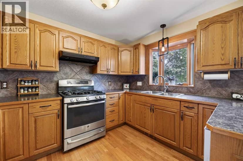 70 Balsam Crescent — photo 11 of 40