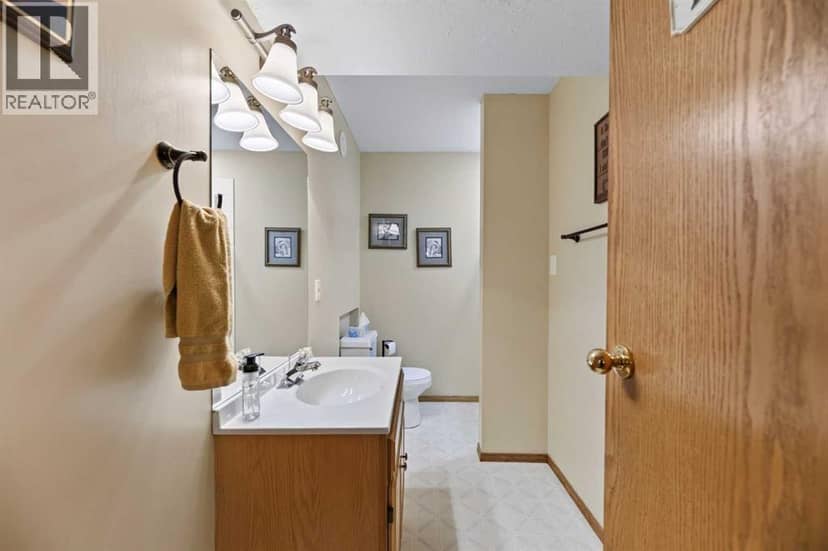 70 Balsam Crescent — photo 37 of 40