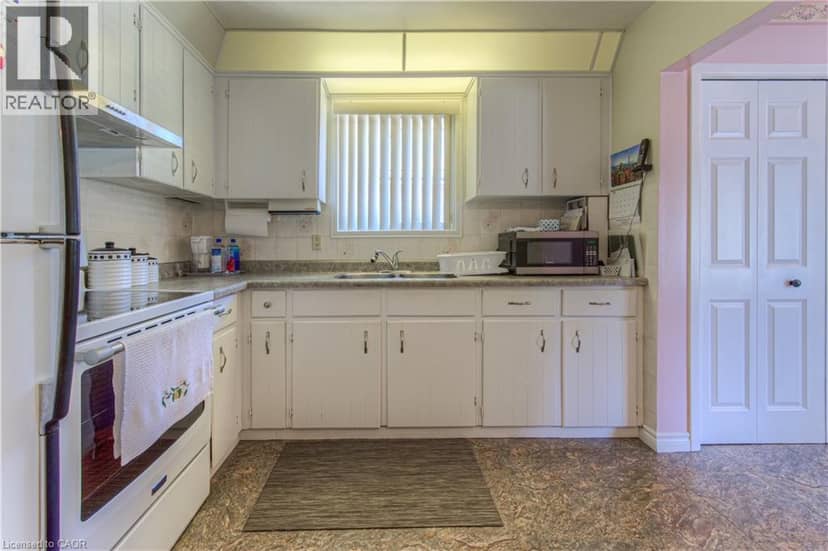 1227 VALENTINE Drive — photo 15 of 35