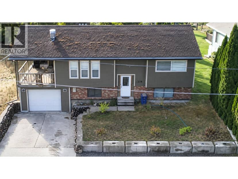 218 10TH Avenue NW, Nakusp