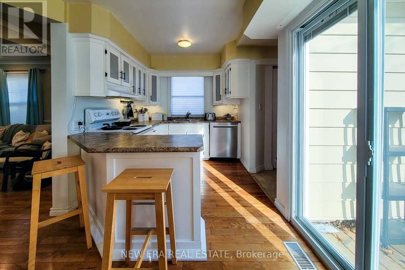 54 Eighth Avenue — photo 18 of 28