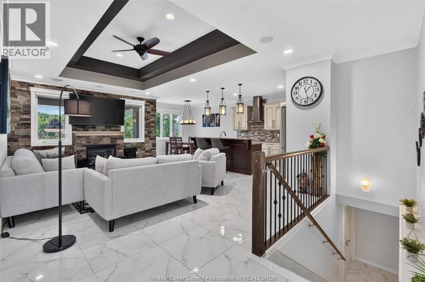 3945 Zanzibar Crescent — photo 9 of 40