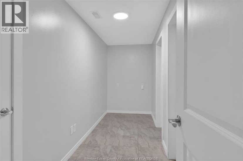 3945 Zanzibar Crescent — photo 34 of 40
