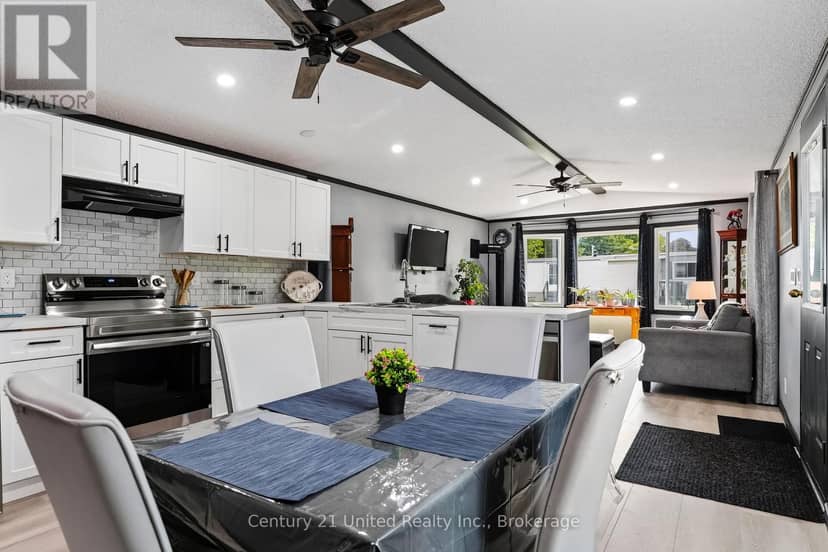 510 Cunningham Crescent — photo 21 of 40