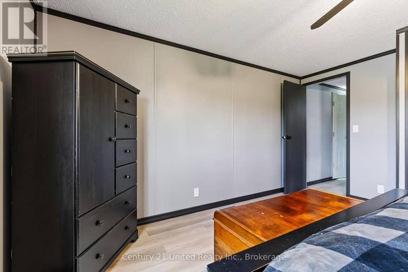 510 Cunningham Crescent — photo 30 of 40