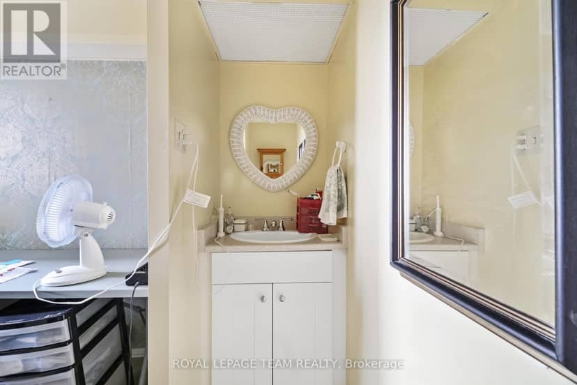 1008 - 1285 Cahill Drive — photo 24 of 33