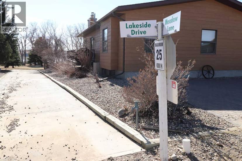663 Lakeside Drive — photo 13 of 26