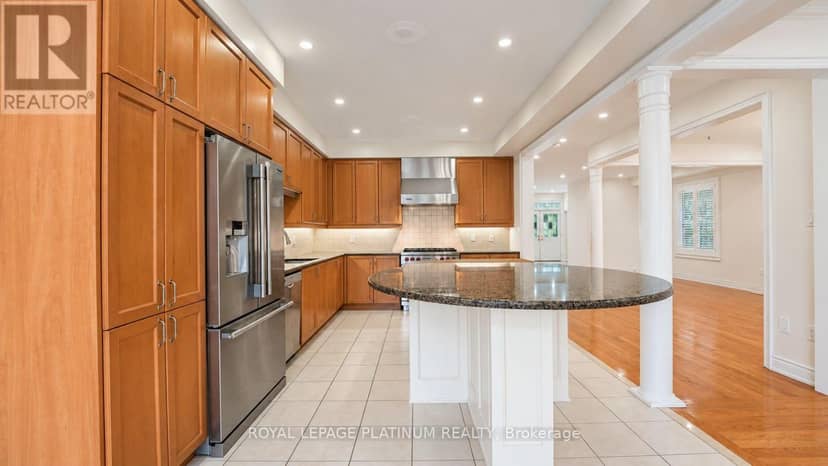 146 Sandringham Drive — photo 7 of 28
