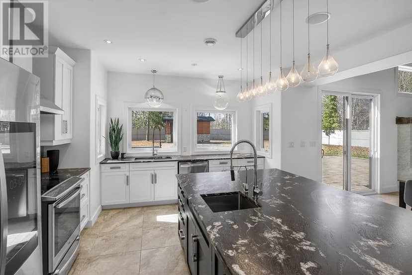 15 Driftwood Avenue — photo 6 of 32
