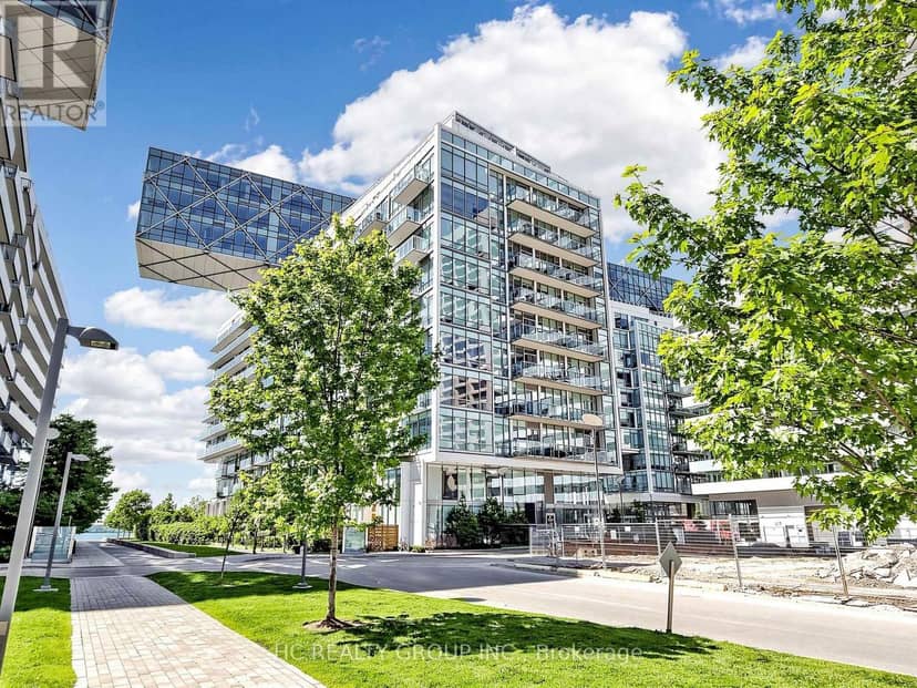 602 - 29 Queens Quay E — photo 1 of 40