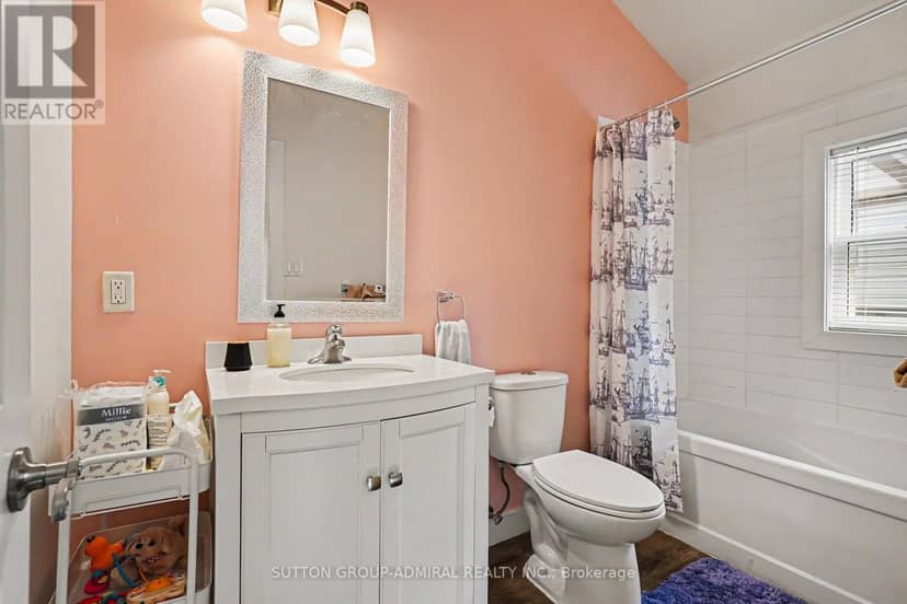 406 Stirling Avenue S — photo 18 of 28