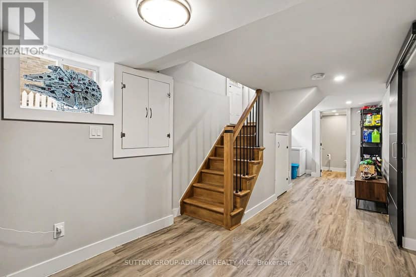 406 Stirling Avenue S — photo 21 of 28